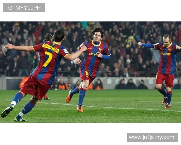 足球明星阶梯图鉴展示各大球星风采与成就的精彩瞬间